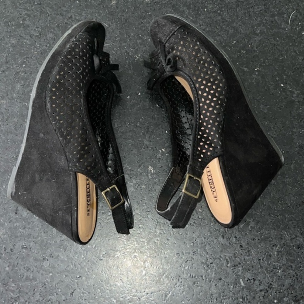 SEYCHELLES FAUX SUEDE BLACK WEDGE LASER CUT OPEN TOE SLING BACK SIZE 8.5